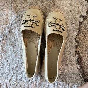 Cream Tory Burch shoes